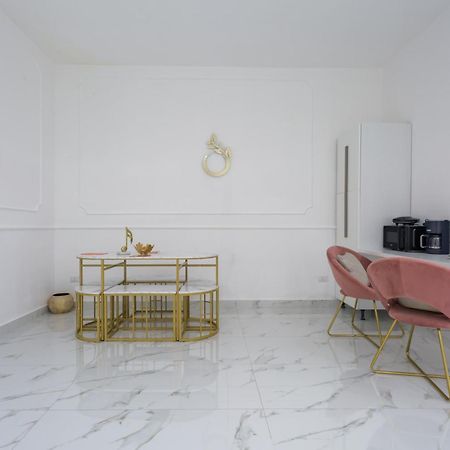 Golden Suites By Dimorra Napoli Bagian luar foto