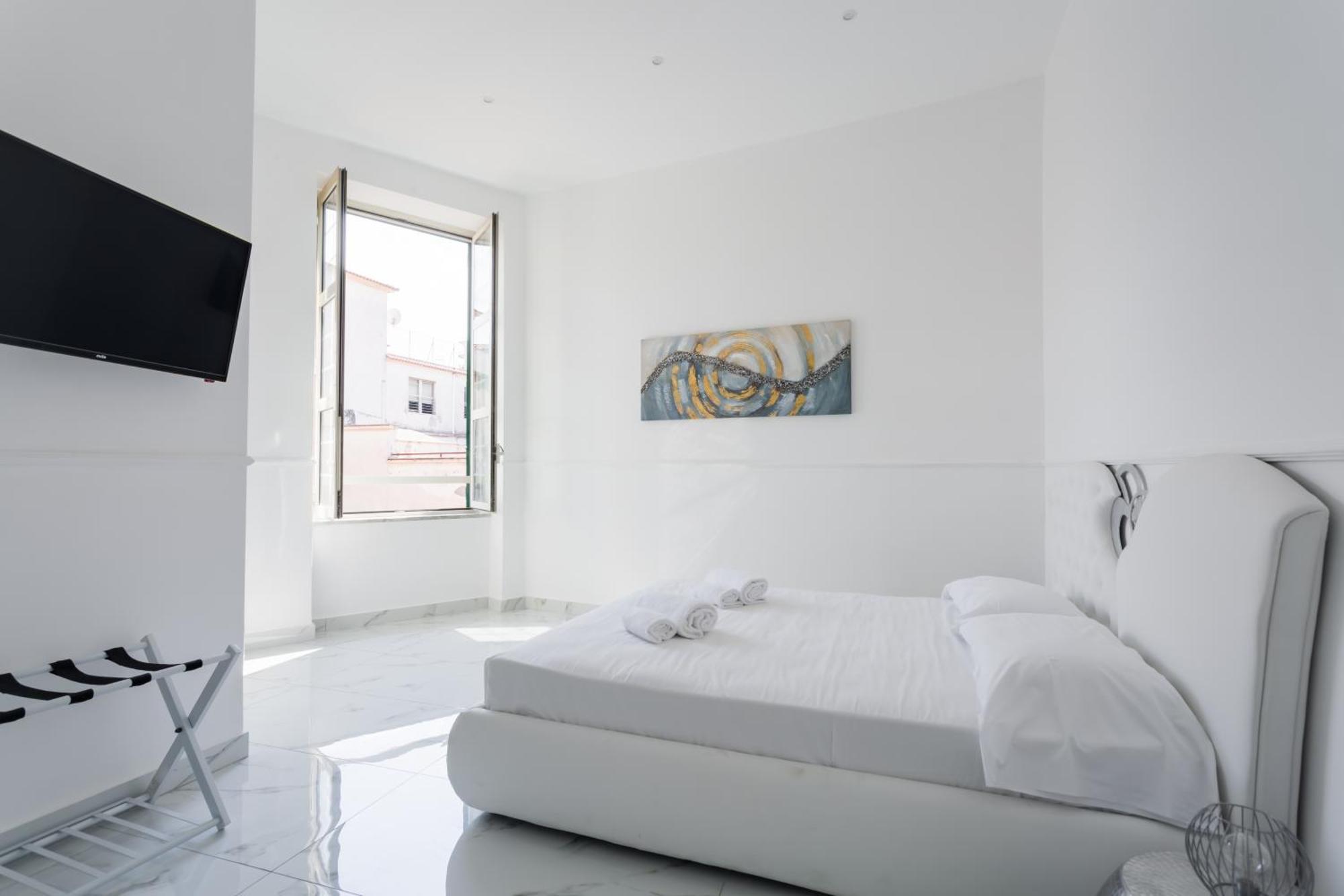 Golden Suites By Dimorra Napoli Bagian luar foto