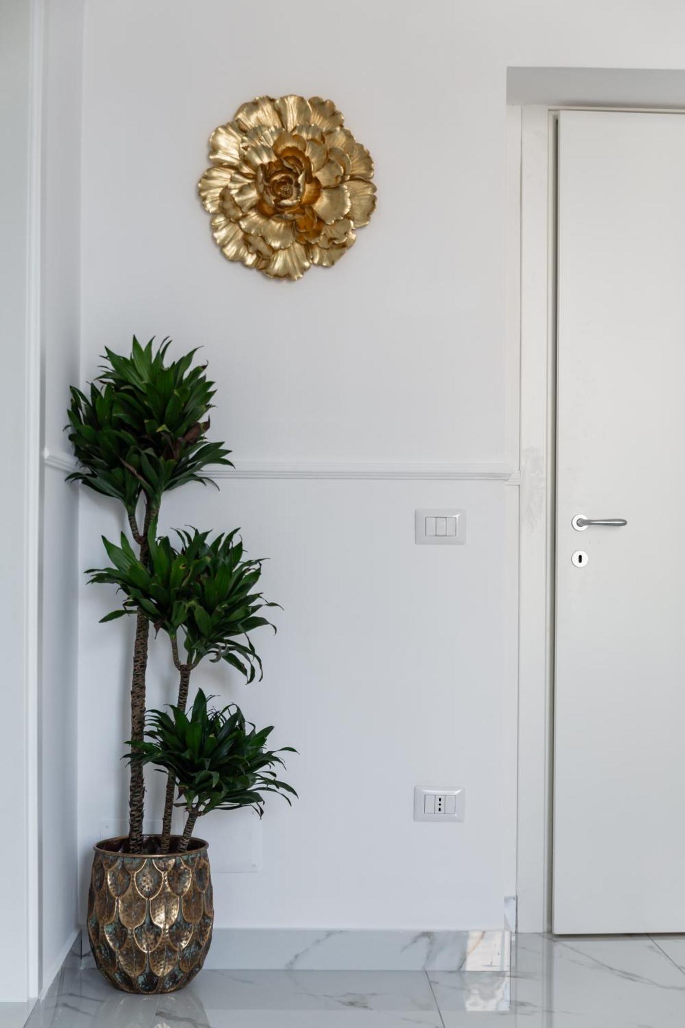 Golden Suites By Dimorra Napoli Bagian luar foto