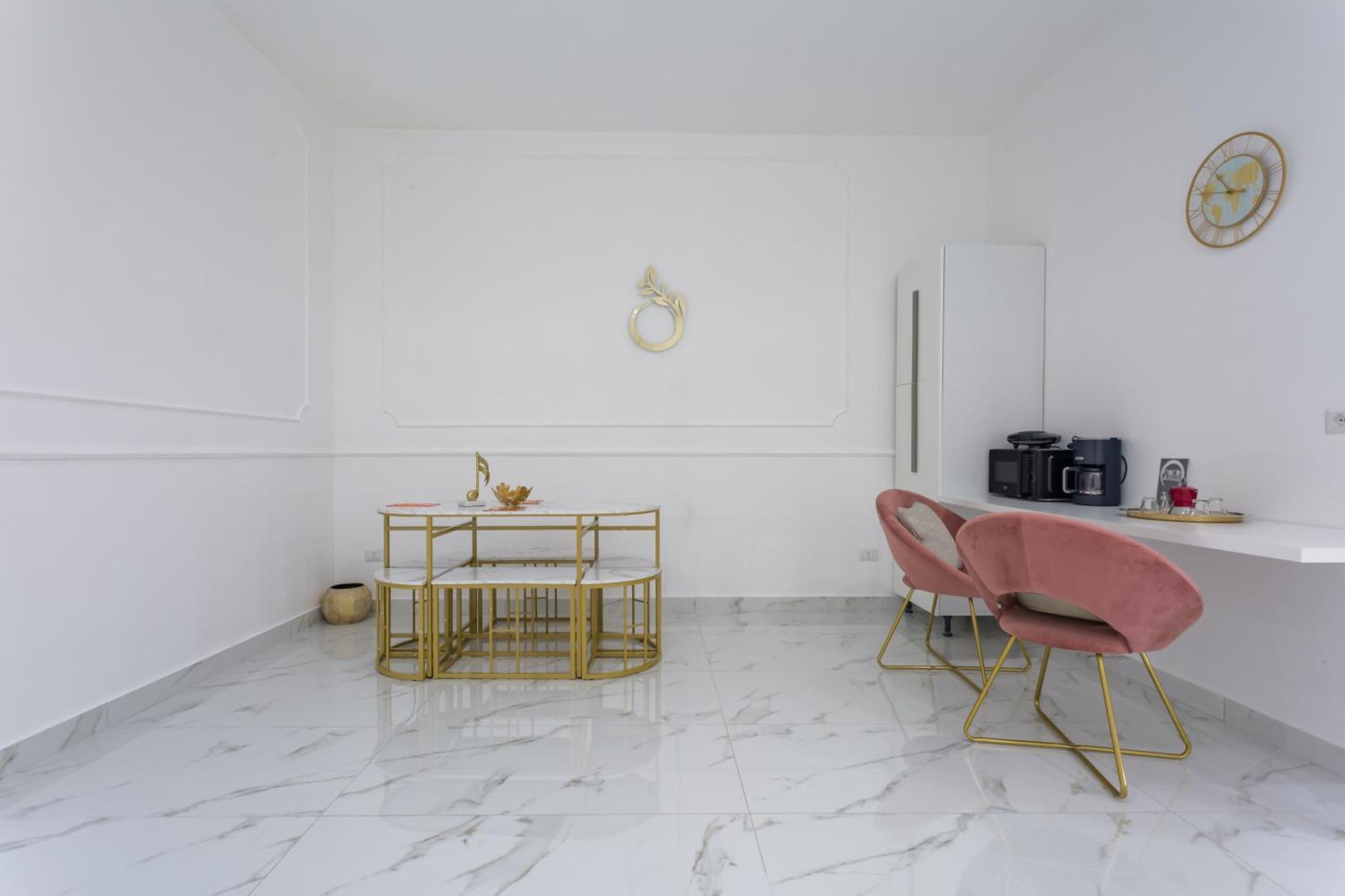Golden Suites By Dimorra Napoli Bagian luar foto